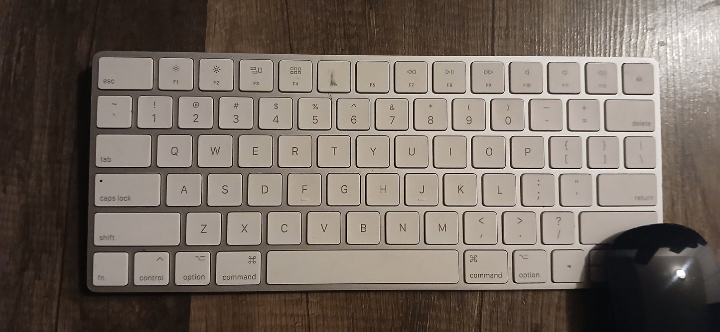 Apple Mac Studio (Model A2901) – M1 Max / 32GB RAM / 512GB SSD Bundle!👌
