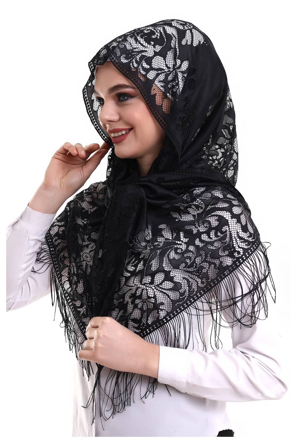 Elegant Ihvan Online Soft Shawls for Women – Luxurious Lace-Edged Design 🌿✨