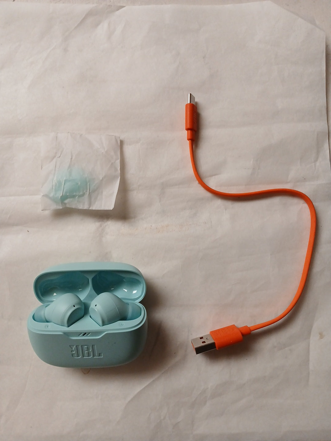 JBL 2-Set Player Combo – Vibe Beam 2 True Wireless Earbuds (White + Blue, Open Box / New) tmot.store