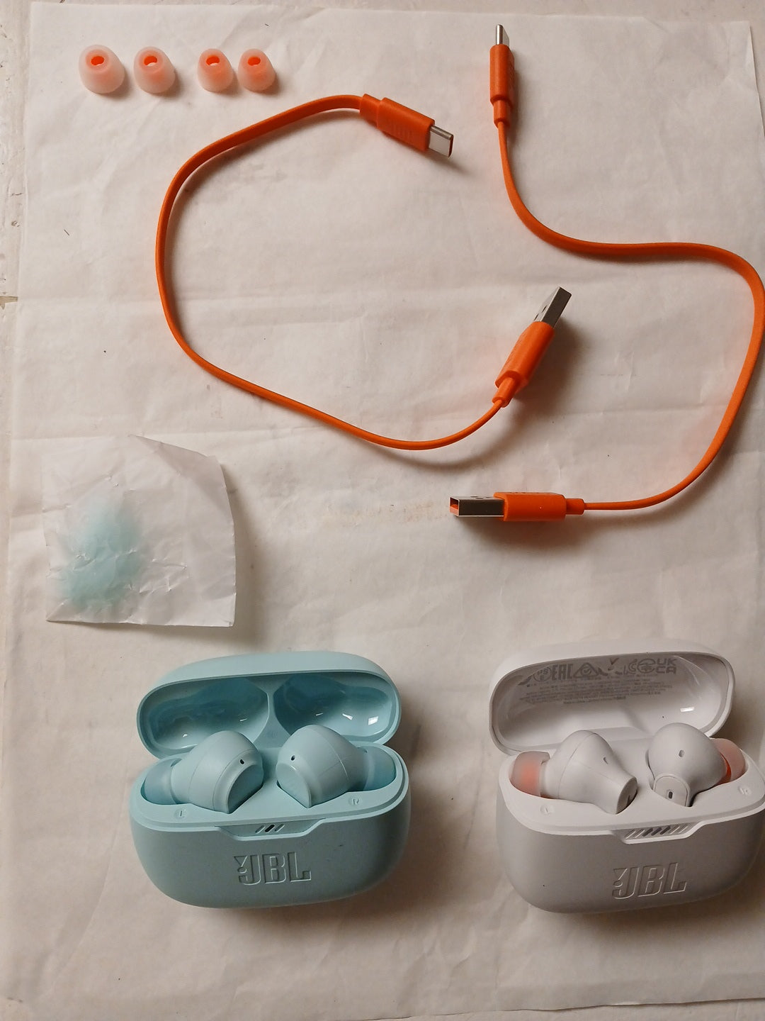 JBL 2-Set Player Combo – Vibe Beam 2 True Wireless Earbuds (White + Blue, Open Box / New) tmot.store