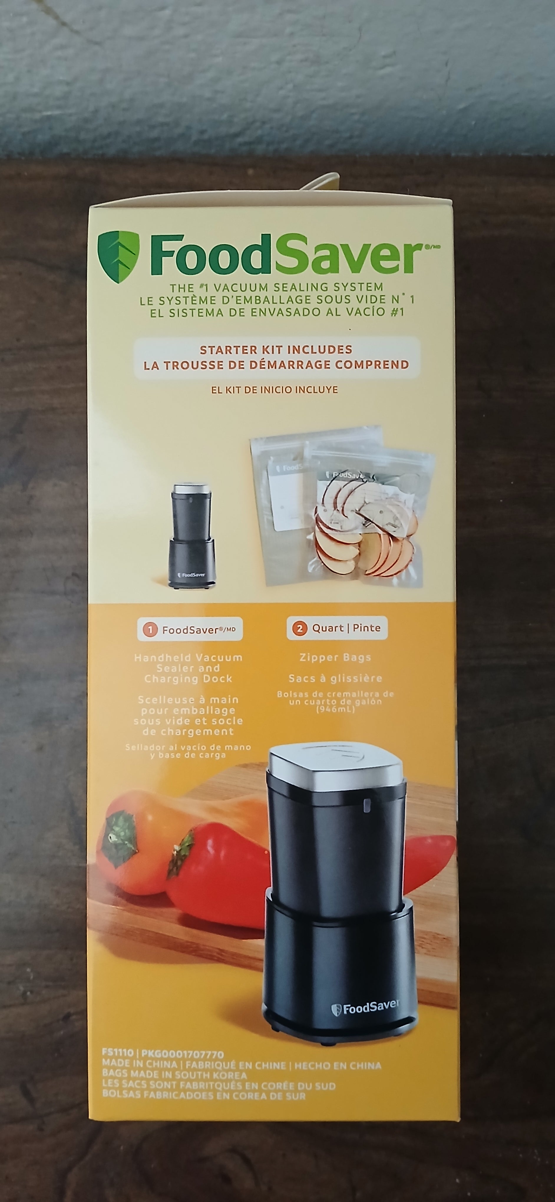 FoodSaver HANDHELD VACUUM SEALING SYSTEM + Bags - tmot.store