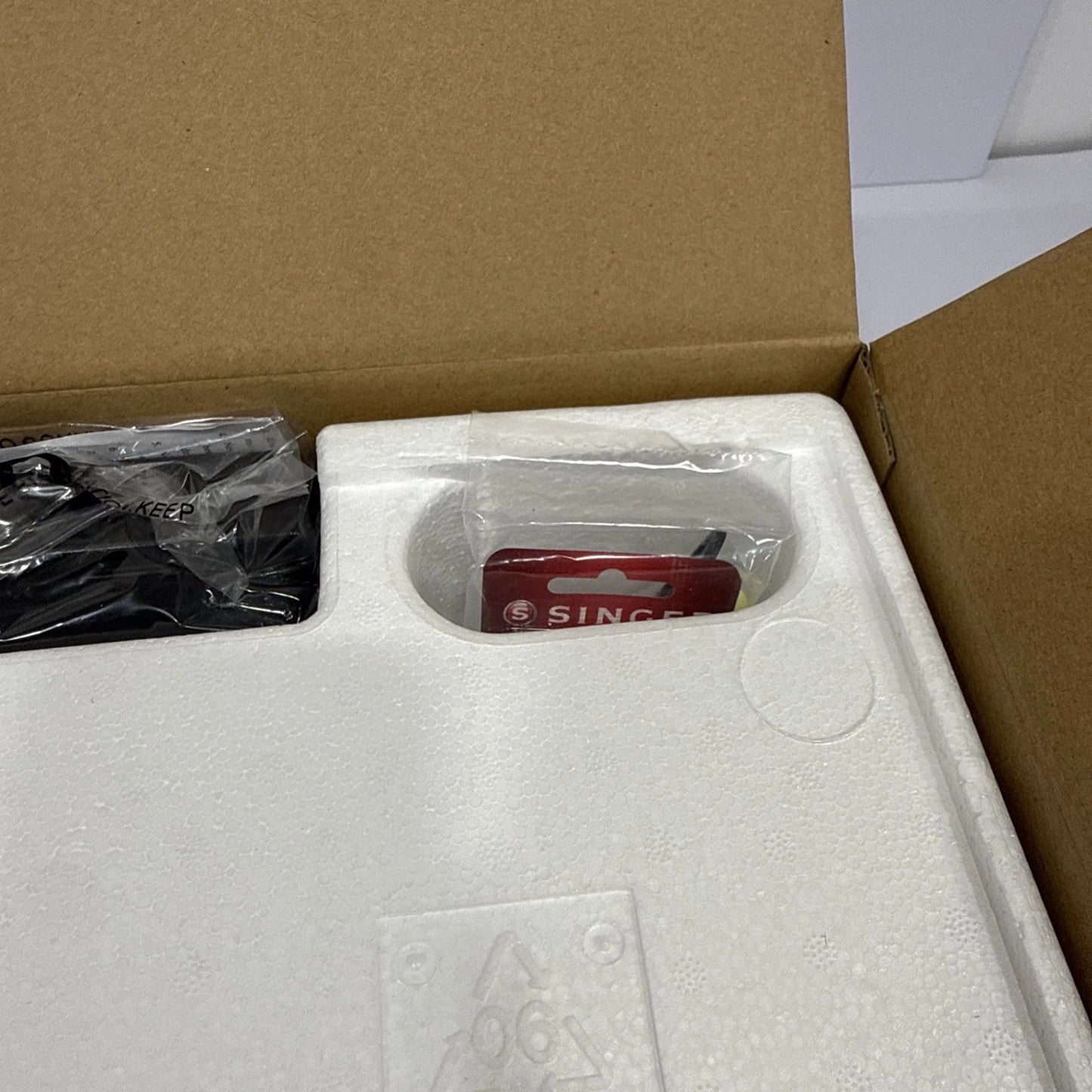 Singer HD0450S Heavy Duty Serger (Brand New) tmot.store